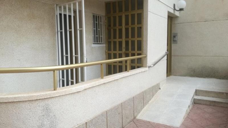 100M2 Big Apartment Private Garden And Pool/ 100M2 Gran Apartamento Jardin Privado Y Piscina / Acogedor Apartamento En Zona Tranquila Y Agradable Cambrils Exteriör bild
